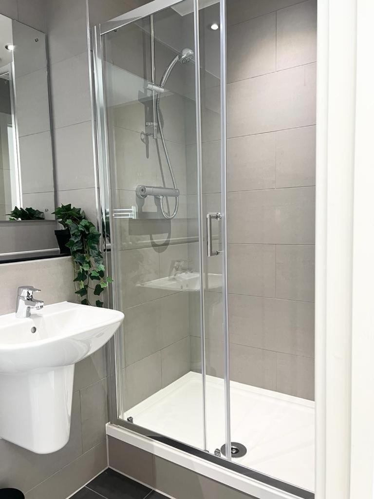 Luxury 2 Bed Apt With City View Manchester Esterno foto