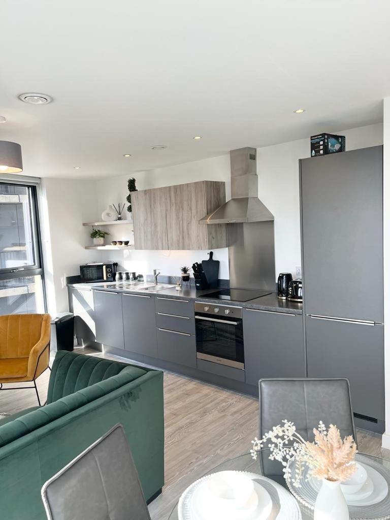 Luxury 2 Bed Apt With City View Manchester Esterno foto